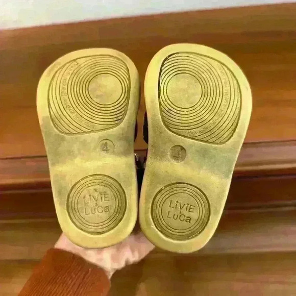 Livie and Luca shoes size 4 - Picture 2 of 2